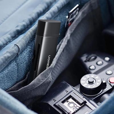4. Ugreen 2in1 USB-C / USB-A SD 4.0 UHS-II Card Reader - Black