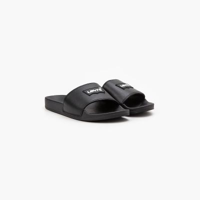 2. Levi's June Batwing Patch W Flip Flops D78940002