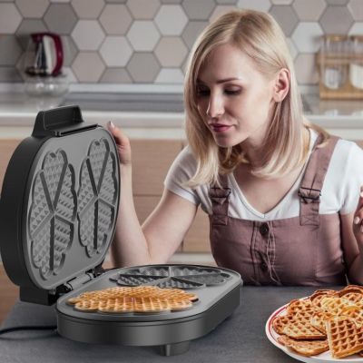 6. Black+Decker BXFC3200E 1400W waffle maker