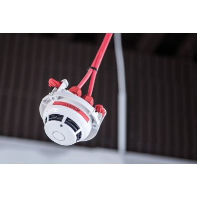 4. Brother PTE110VPYP1 label printer 180 x 180 DPI 20 mm/s TZe QWERTY