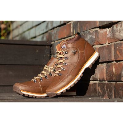 7. Leather trekking shoes Outback Bustagrip M MRM1B