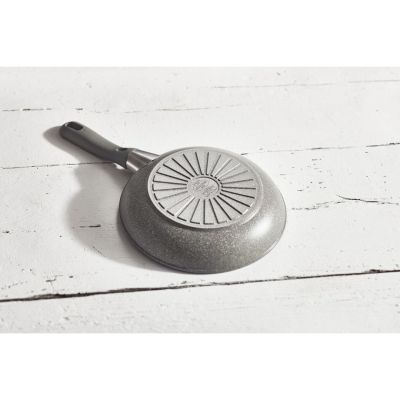 5. BALLARINI 75002-930-0 round universal frying pan