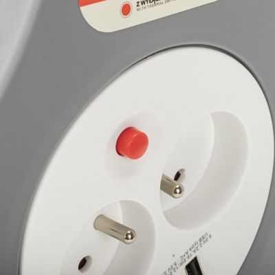 3. MONTIS HOME EXTENSION CORD WITH TWO USB TYPE A+C SOCKETS 10M GRAY MT188