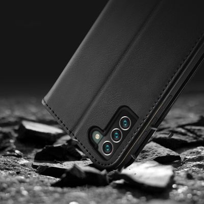 21. Dux Ducis Hivo Leather Flip Cover Genuine Leather Wallet For Cards And Documents Samsung Galaxy S22 + (S22 Plus) Blue