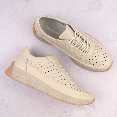 35. Sergio Leone W 1336 gold heels