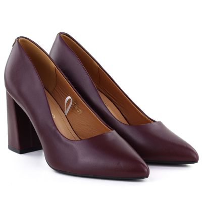 3. Burgundy suede pointed toe pumps Sergio Leone PB216