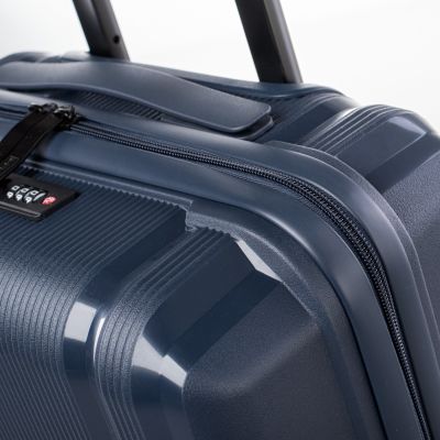 17. Iguana Sydney 35 Suitcase 92800405132