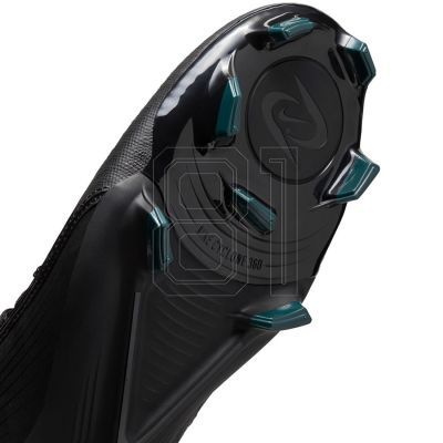4. Nike Phantom Luna II Academy FG/MG M FD6725-002 football boots
