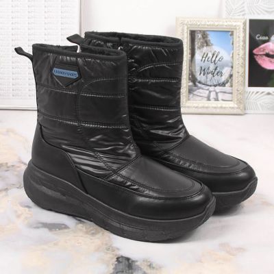 6. Filippo W PAW396B insulated sports snow boots with zipper