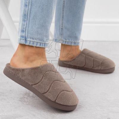 6. Unisoft W 6622 EVE466A fur slippers