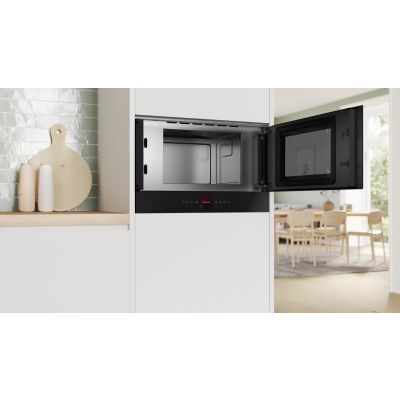 4. BOSCH BFR7221B1 microwave oven