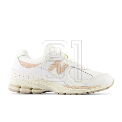 13. New Balance U M2002RVF shoes
