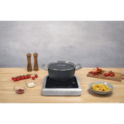 20. SMEG PIC01BLMEU portable induction hob