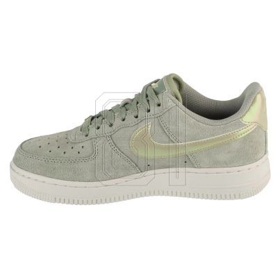 2. Nike Air Force 1 07 SE W HJ4401-300