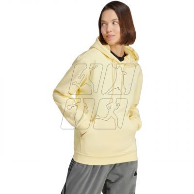 4. adidas Essentials Small Logo Feel Cozy W sweatshirt IY1650