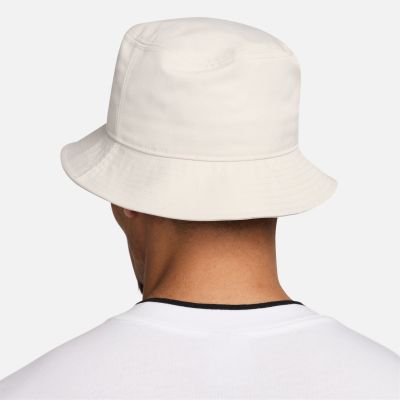 2. Nike Apex FB5382-104 Cap
