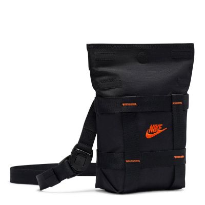 3. Nike Sportswear HF8106-010 bag