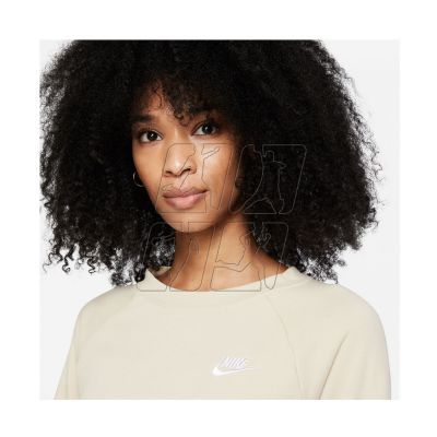 3. Nike NSW Essential Sweatshirt W BV4110-206