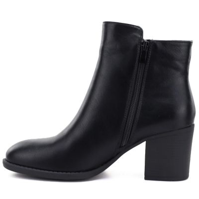 3. Black Heeled Women’s Ankle Boots M.Daszyński SA250-4