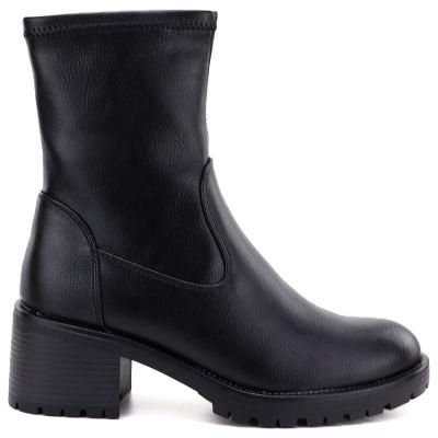 2. Women's black high-heeled ankle boots Potocki SZ12835