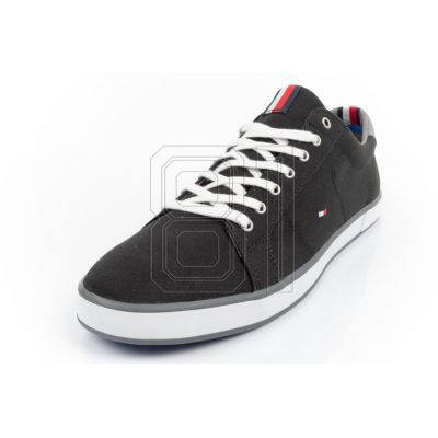 4. Tommy Hilfiger M FM0FM00596990 sneakers