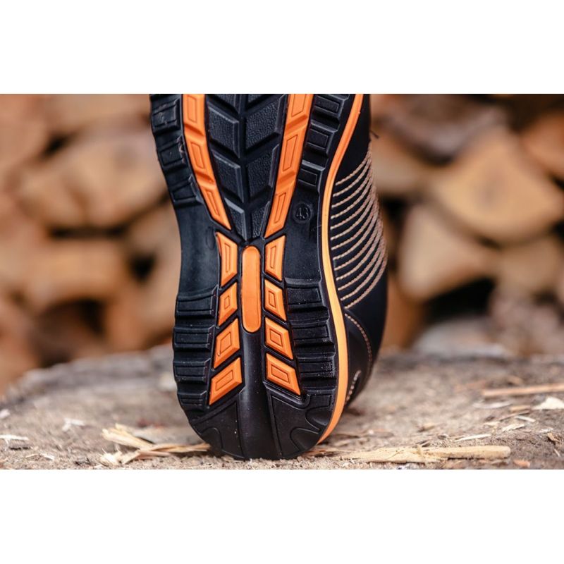 4. NEO tools 82-106 safety shoes
