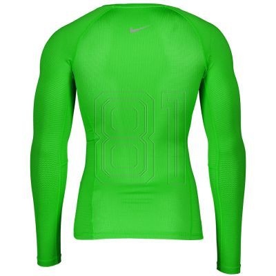 4. Nike Hyper Top M 927 209 329 T-shirt