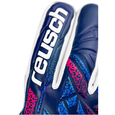 4. Reusch Attrakt RE:GRIP NC Gloves