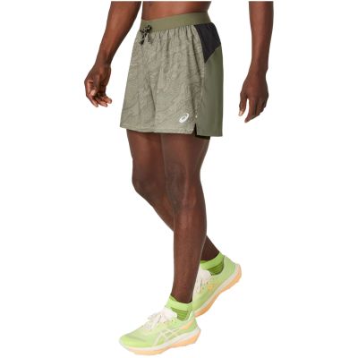 2. ASICS Fujitrail All Over Print 5IN Short 2011D392-300 Green L