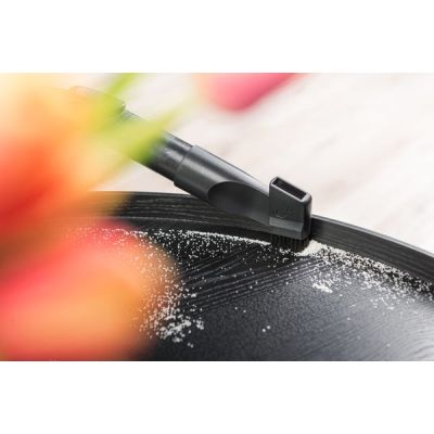 3. Eta Stormy Home 2.2 l Canister Vacuum Cleaner, Dry, 800 W, Dust Bag