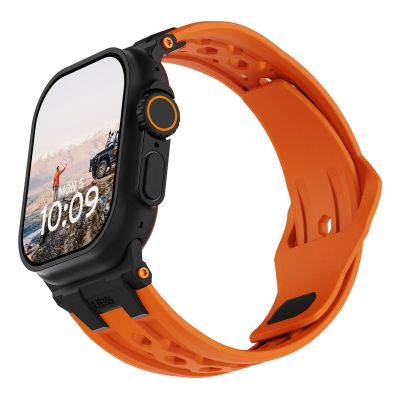 2. UAG Monarch - FKM strap for Apple Watch series 4-6 & SE 1-3, 44mm / series 7-9, 45mm / series 10-11, 46mm / Ultra 1-3, 49mm (orange / black titanium)