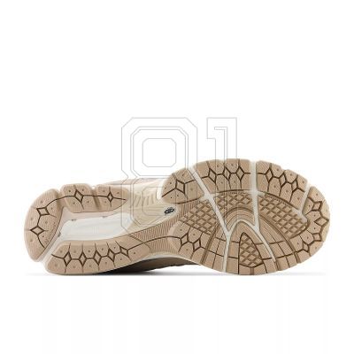 17. New Balance U M2002RSI shoes