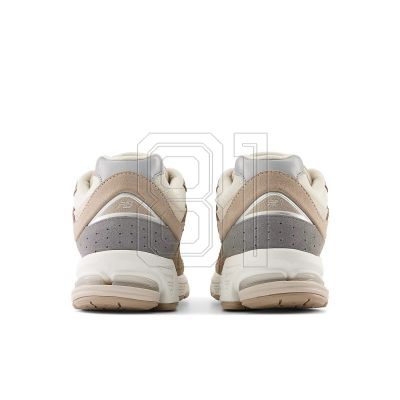 18. New Balance U M2002RSI shoes