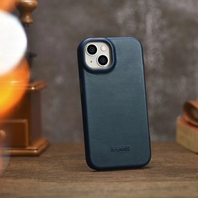 28. iCarer CE Oil Wax Premium Leather Folio Case iPhone 14 Plus magnetic flip case MagSafe blue (AKI14220707-BU)