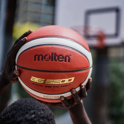 2. B6G3200 Molten BG3200 indoor/outdoor basketball