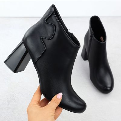 2. Elegant black leather ankle boots with a block heel, Jezzi OLI21-2