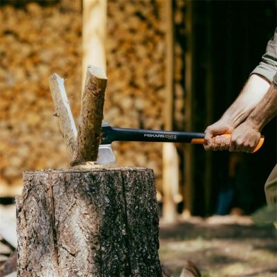 6. FISKARS SPLITTING AXE X24 X-SERIES BLADE S