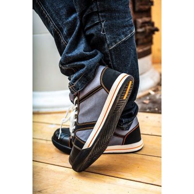 5. NEO tools 82-118 safety shoes