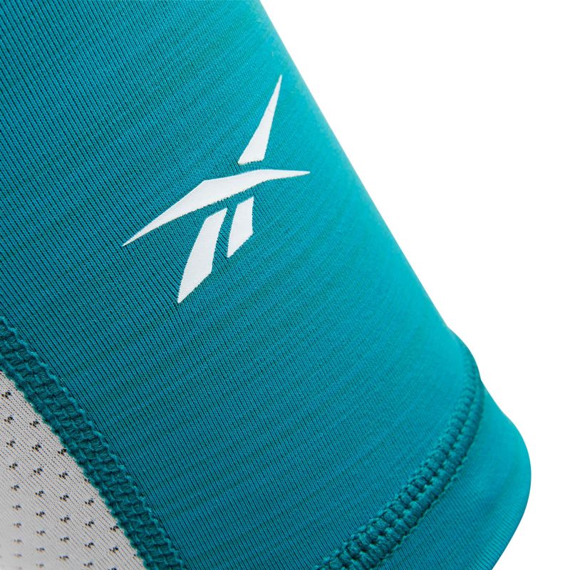 4. Reebok Activchill Rasl-13025GN Compression Sleeves