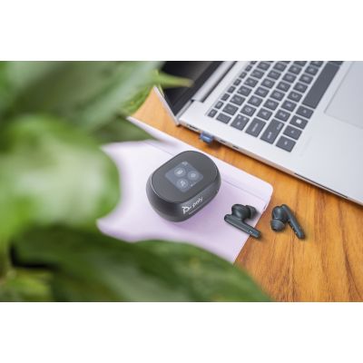 24. Voyager Free 60+ UC headphones, USB-C, touchscreen case