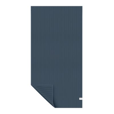 2. Quick-Drying Towel with Practical Magnets Spokey MAGNET