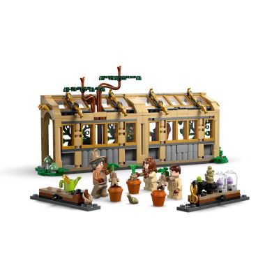 5. LEGO Harry Potter 76445 Hogwarts Castle: Herbology Class