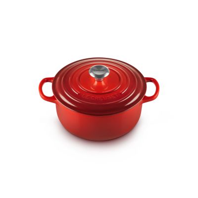 2. Le Creuset Signature Roaster Round 22cm Cherry