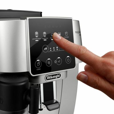 4. DE LONGHI ECAM220.80.SB espresso machine