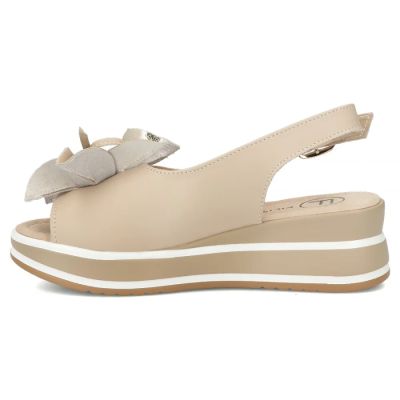 3. Women's leather wedge sandals beige Filippo DS7045/26