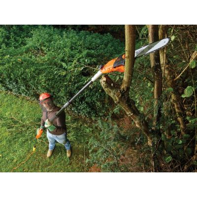 15. 800W PS7525 BLACK DECKER Chainsaw