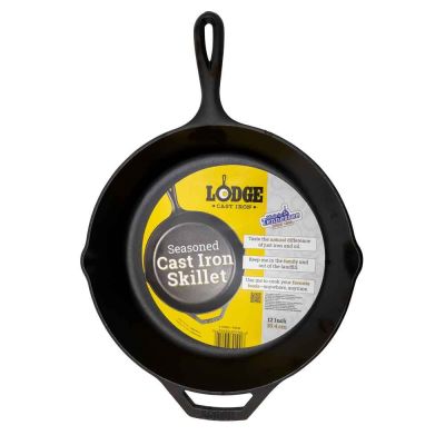 2. Lodge Cast Iron Frying Pan 31 cm