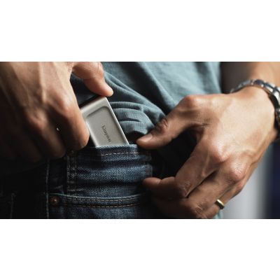 11. Kingston XS2000 External SSD Drive (1TB; USB 3.2; Silver; SXS2000/1000G)