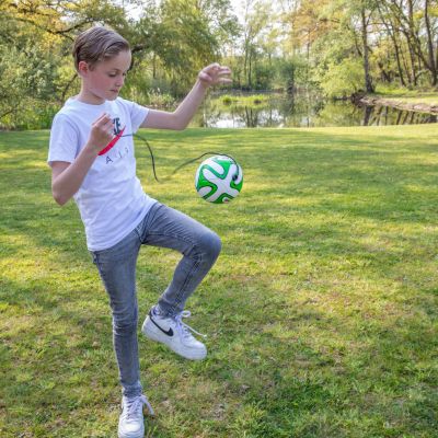 8. VIRTUFIT FOOTBALL TRAINER - BALL WITH ROPE