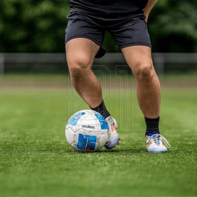6. Molten Vantaggio F4N2810 Football